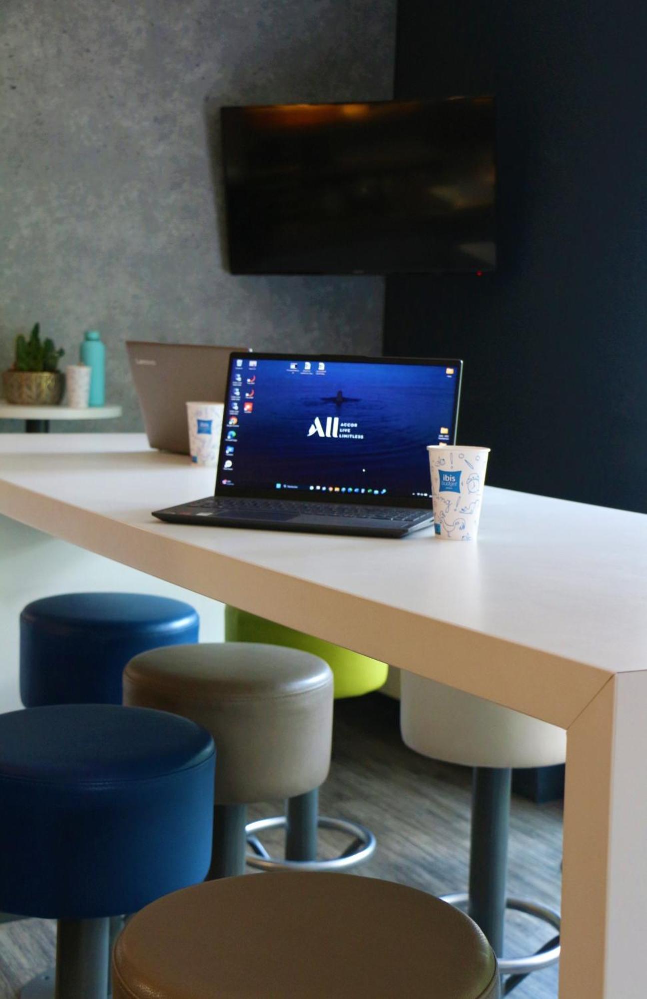 Ibis Budget Agen Le Passage  Esterno foto